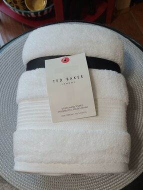 Ted Baker Hand Towel Set